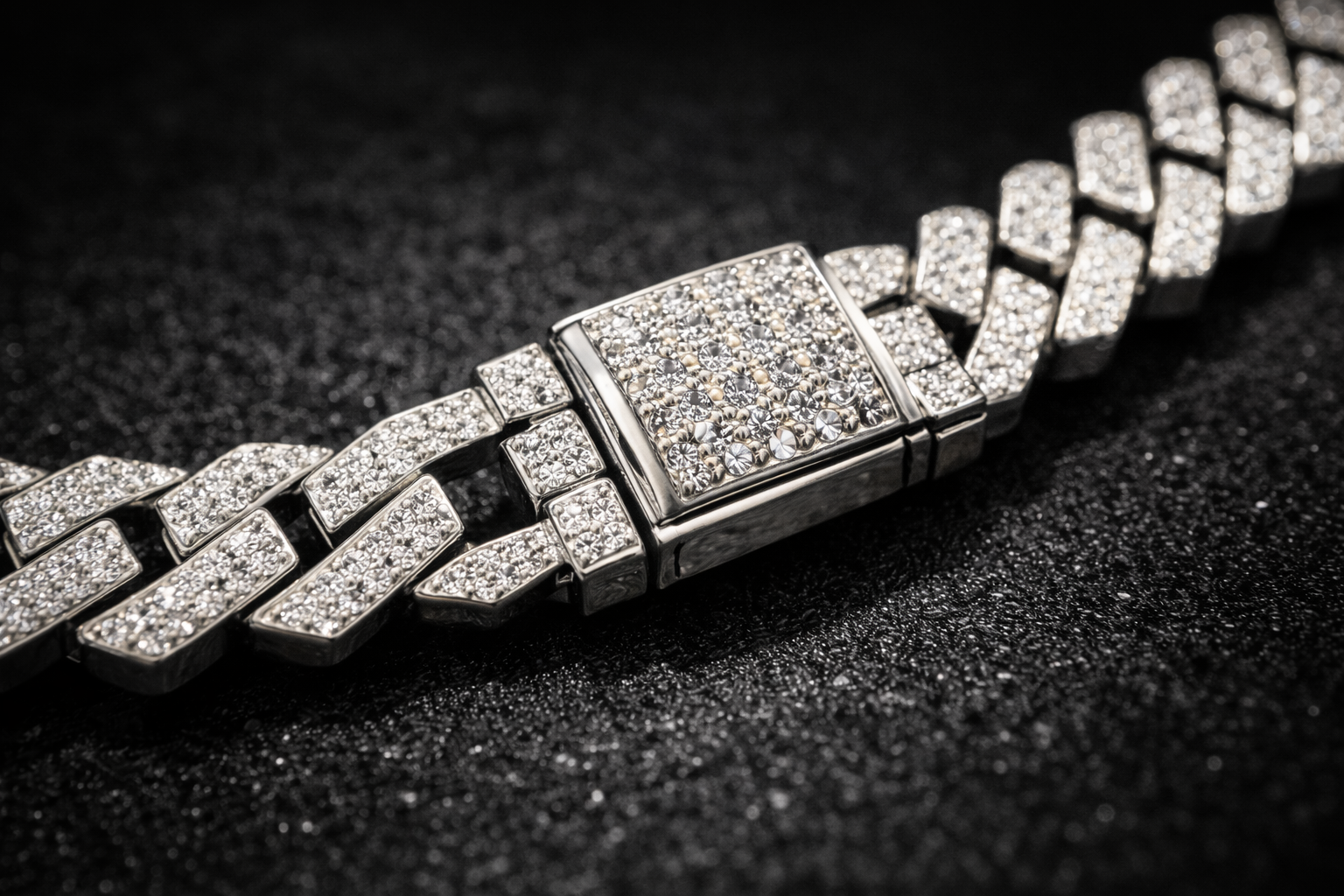 Iced Cuban Link Chain – 925 Sterling Silver
