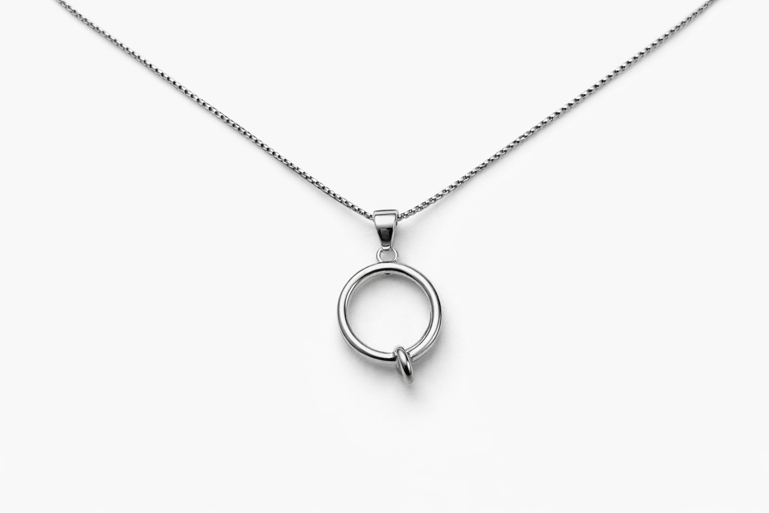 Minimal Loop Pendant Necklace