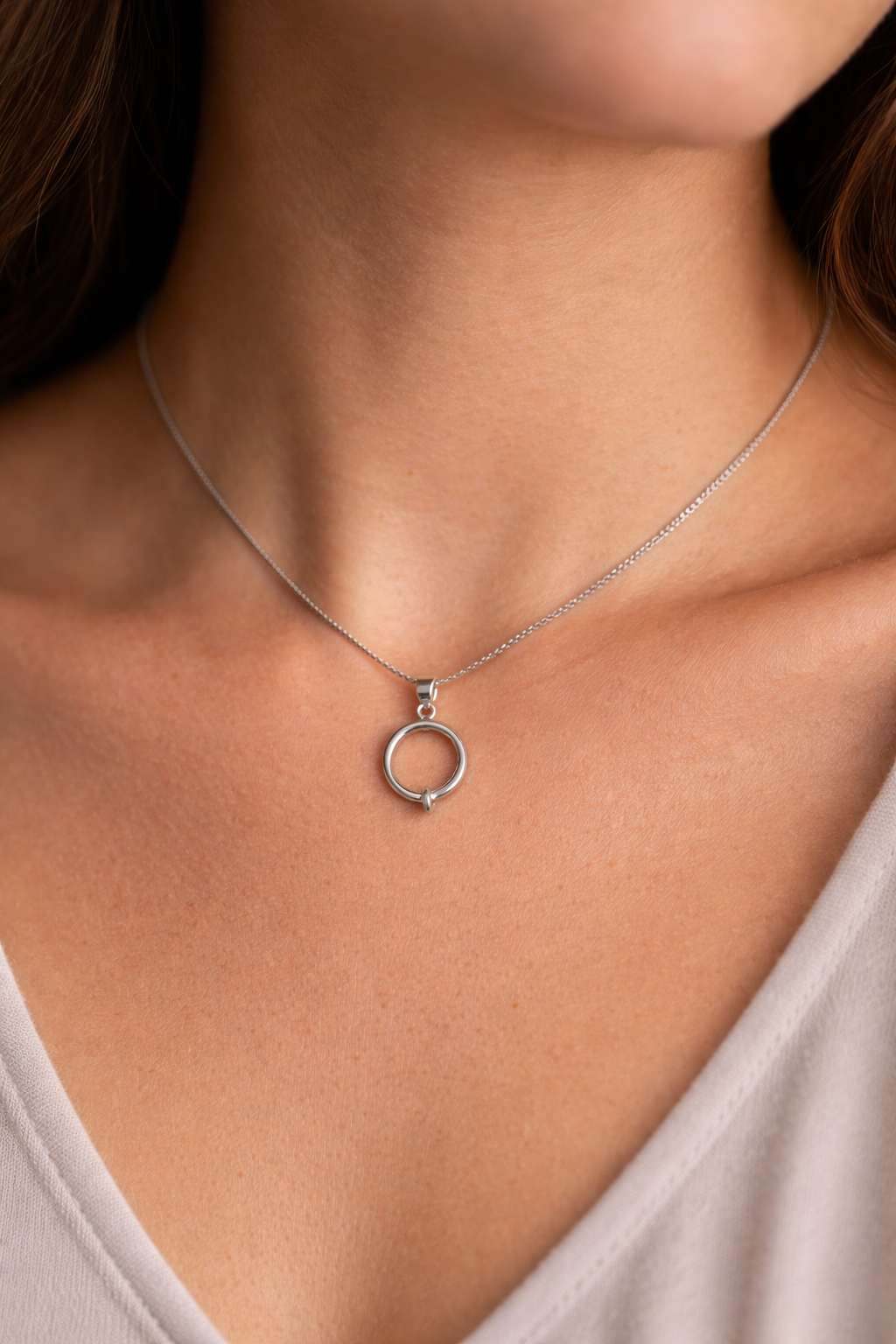 Minimal Loop Pendant Necklace