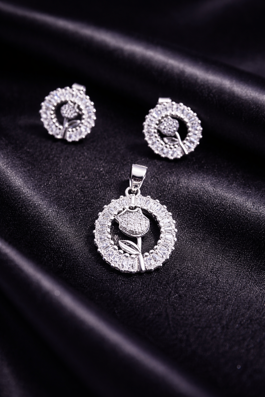 Eternal Bloom Pendant Set